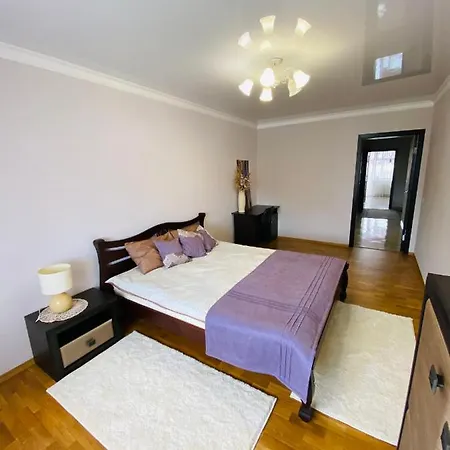 Центр. Поруч Парк Та Став Apartment Ternopil Exterior photo
