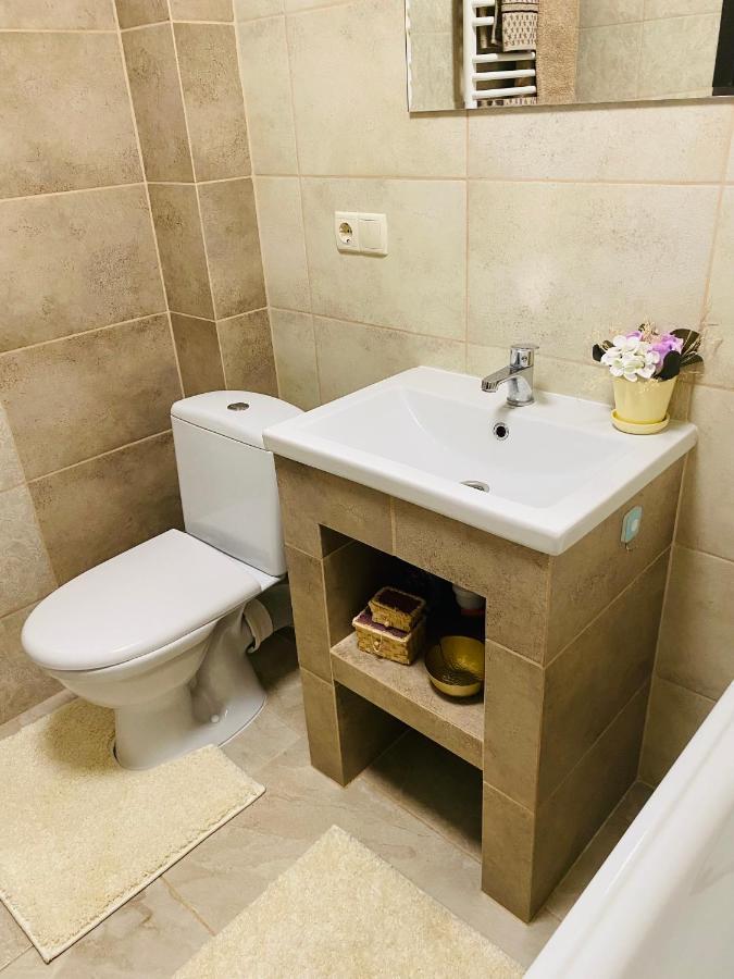 Apartment центр. поруч парк та став