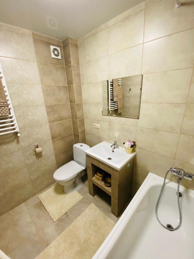 Apartment центр. поруч парк та став *